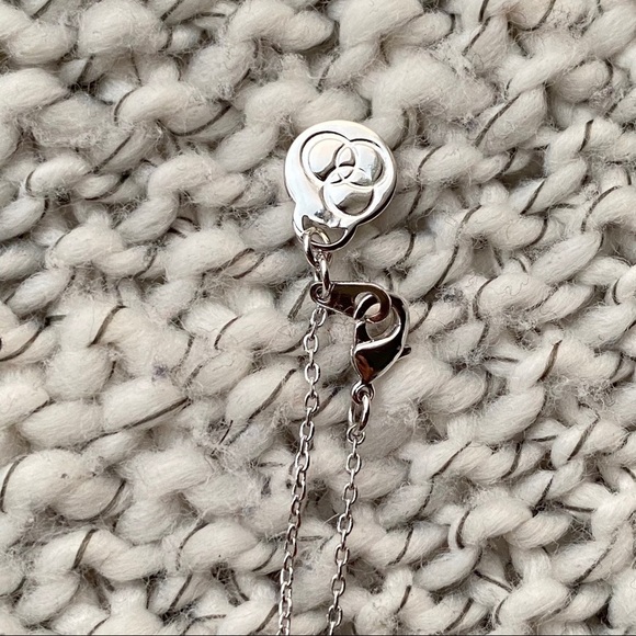 Cloverpost Silver Necklace - Picture 5 of 6